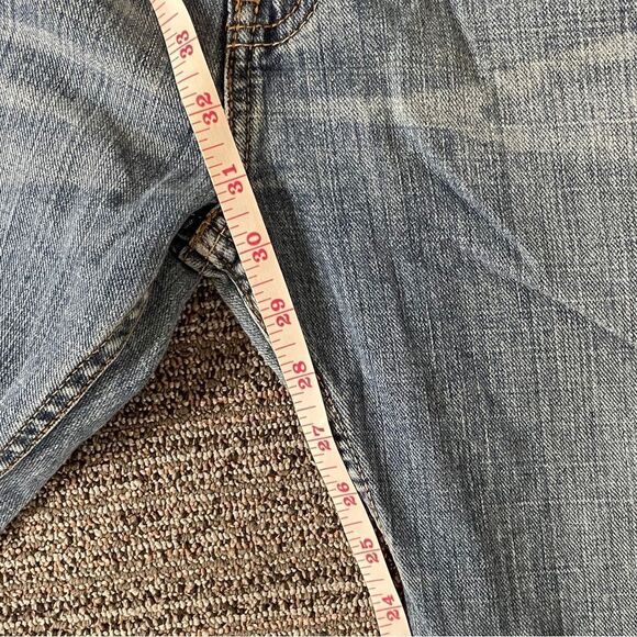 Vintage Relaxed Straight Leg Levi’s - Picture 11 of 16